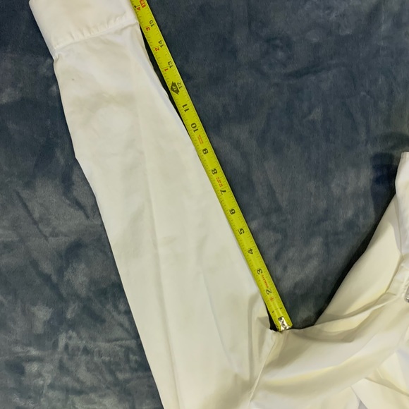 JONES NEW YORK | M | White cotton long sleeve blouse wrap with silver buckle - Picture 4 of 10